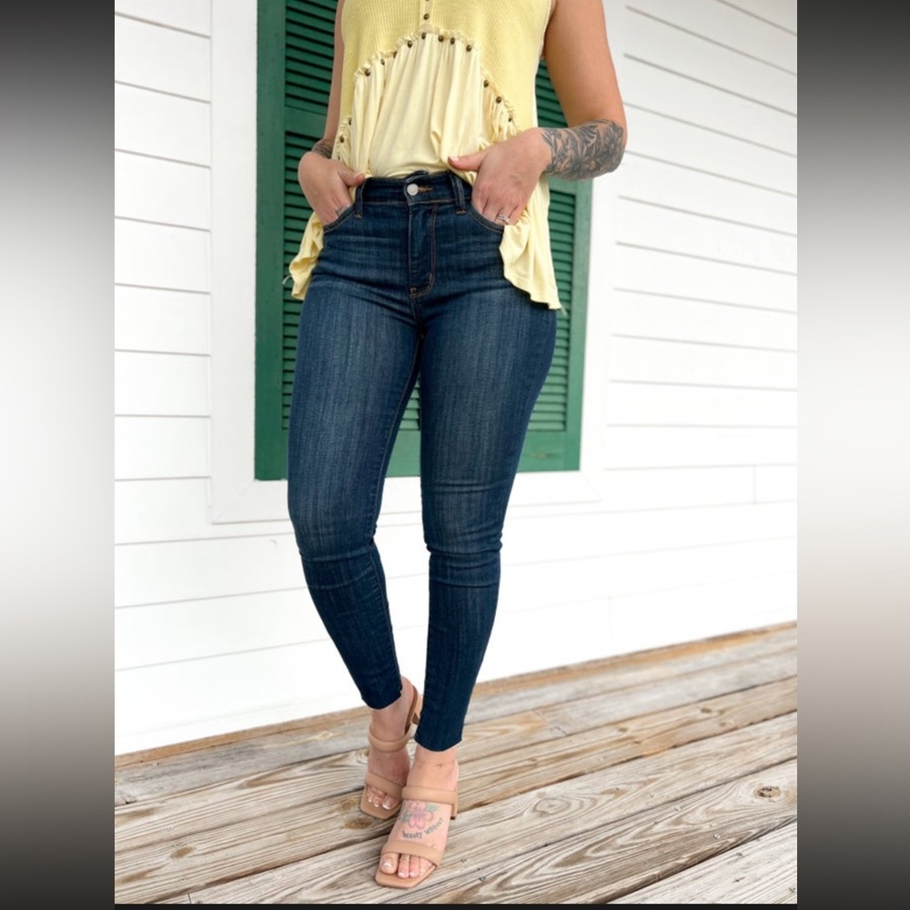 Judy Blue non distressed mid rise skinny jeans with raw hem